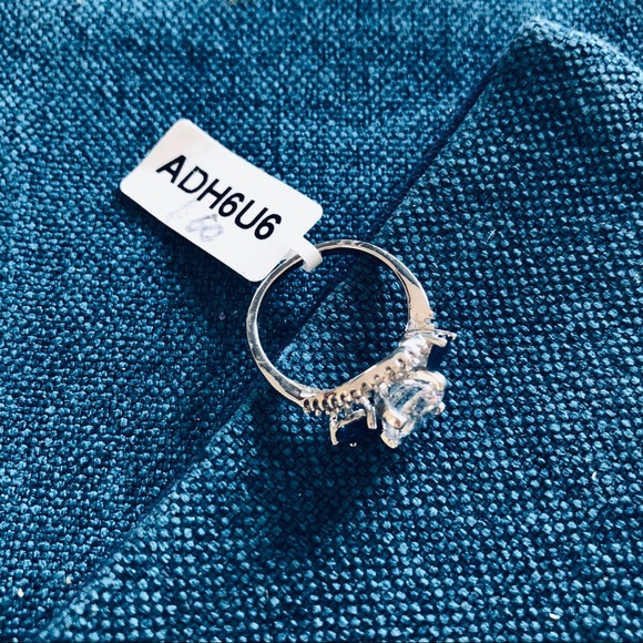 Decorative ring - new with tag - Picture 3 of 3